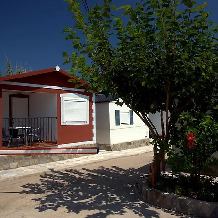 مكان تخييم Pinos Peñíscola