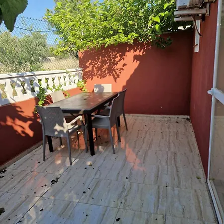 Pinos مكان تخييم 2*