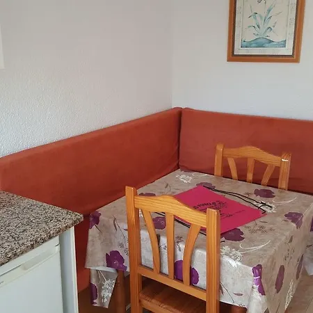 Camping Pinos 2*