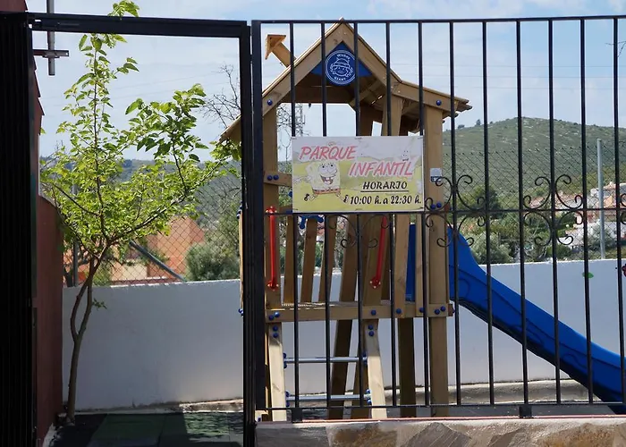 Parque de Campismo Pinos 2*